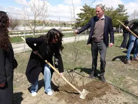 Van’da geleceğin diplomatları toprakla bağ kurdu
