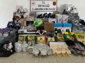 Van’da gümrük kaçağı malzeme ele geçirildi
