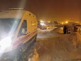 Van’da hasta ve mahsur kalanlar belediyenin çabasıyla kurtarıldı
