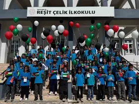 Van’da öğrenciler Filistin için tek yürek oldu
