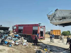 Van’da seyir halindeki çöp kamyonunda yangın
