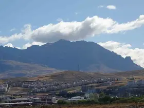 Van’ı çevreleyen dağlarda bulut şöleni
