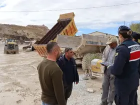Vatandaşlara kadına şiddetle mücadele anlatıldı
