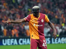 Victor Osimhen golle döndü
