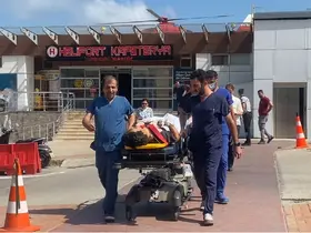 Vurulan gemideki iki yaralı mürettebat Samsun’a getirildi
