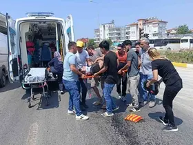 Yağ dökülen yolda kayarak 50 metre sürüklenen motosikletli yaralandı
