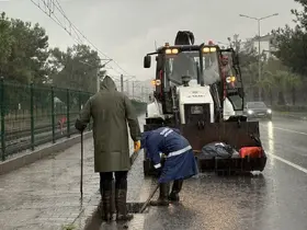 Yağmur suyu birikintilerine anında müdahale

