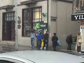Yağmura hazırlıksız yakalandılar
