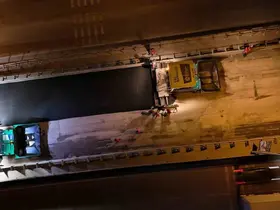 Yahya Kaptan Köprüsü’ne gece mesaisiyle 611 ton asfalt serildi
