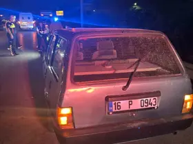 Yakıtı biten otomobiline yakıt doldururken can verdi
