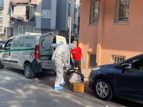 Yalnız yaşayan yaşlı adamın cesedi yayılan kötü kokuyla bulundu
