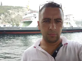 Yalova’da demirlerin altında kalan işçi hayatını kaybetti
