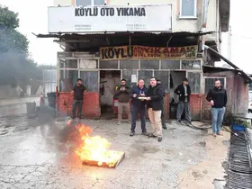 Yangın ihbarına giden itfaiyecileri pastayla karşıladılar

