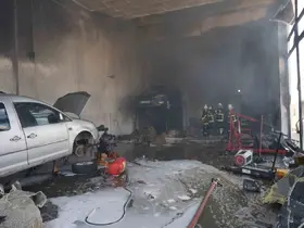 Yangında her şey kül oldu, Kur’an-ı Kerim ve Türk bayrağı zarar görmedi

