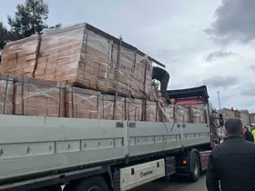 Yaralanan eşini kurtarmak isterken kendisi de yaralandı
