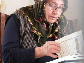 Yaşadığı mezrada ezan sesi duyan kadın: "Sanki burada yeniden hayat başladı"

