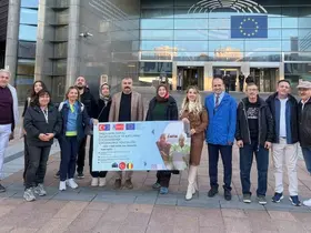 Yaşlıların dijital okuryazarlığını güçlendirmek için önemli adım
