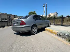 Yayaya çarpan sürücü otomobilini bırakıp kaçtı
