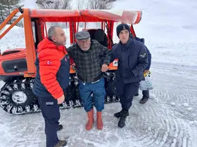 Yayla evinde mahsur kalan vatandaşı AFAD ve jandarma kurtardı

