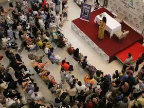 Yazar Dilek Cesur, Diyarbakır’da hayranlarıyla imza gününde buluştu
