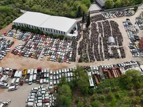 Yediemin otoparkları araç mezarlığına döndü, milyonluk araçlarla hurdaya dönenler aynı alanda sahiplerini bekliyor

