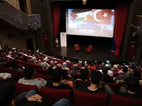 Yeni akademik yılın ilk derslerinde Gazze konuşuldu
