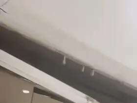 Yeni yapılan binada tavan çöktü: O anlar kamerada

