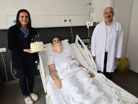 Yeni yaşını doktoruyla birlikte kutladı
