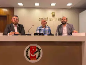Yerel basın ve gazetecilerin sorunları Denizli’de konuşuldu