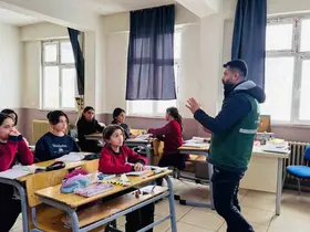 Yeşilay’dan öğrencilere bağımlılıkla mücadele eğitimi
