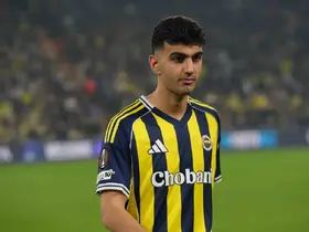 Yiğit Efe Demir, maça devam edemedi
