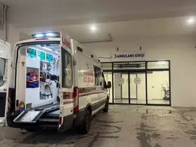 Yılan, bahçeye inen adamın ayağına saldırdı
