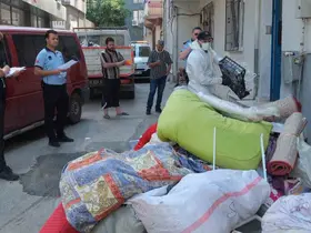 Yıldırım’da çöp ev temizlendi, 5 ton çöp çıktı
