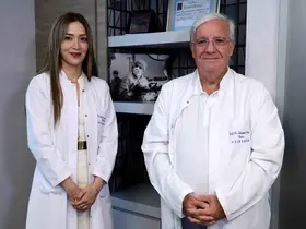 Yıllar önce ellerine doğdu, şimdi yan yana ameliyatlara giriyorlar
