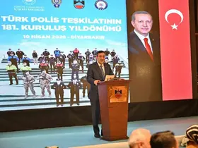 Yılmaz: ’’Attığımız her adımda, yürüttüğümüz her çalışmada aziz şehitlerimizin hatırasına ve gazilerimizin fedakarlığına daima sahip çıkıyoruz’’
