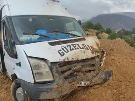 Yolcu minibüsü şarampole girdi
