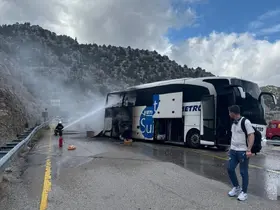 Yolcu otobüsü alev aldı