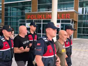 Yönetmen Ezel Akay’a adli kontrol şartı, kardeşi tutuklandı
