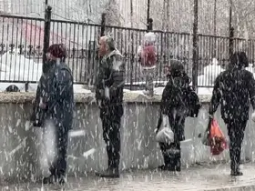 Yüksekova’da kar yağışı ilçeyi beyaza bürüdü
