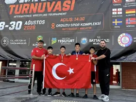 Yunusemre’nin güreşçileri Malatya’dan madalyalarla döndü

