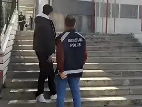 Zamanla yarışan polis kimliğini kaybeden öğrenciyi sınava yetiştirdi
