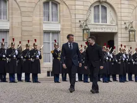 Zelenskiy, Macron ile bir araya geldi
