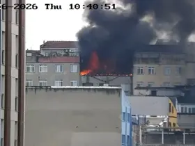 Zeytinburnu’nda 6 katlı binadan alevler yükseldi
