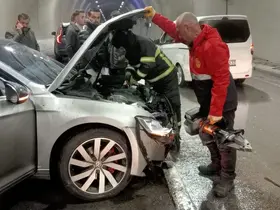 Zincirleme kazada can pazarı oluştu: 1 kişi öldü, 8 kişi yaralandı