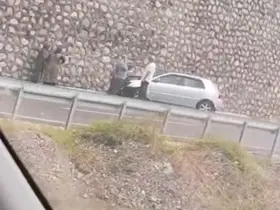 Zonguldak’ta bariyere çarpan otomobildeki yolcu yaralandı
