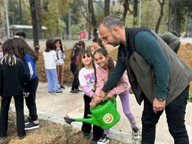 Zonguldak’ta ilkokul öğrencileri fidan dikti
