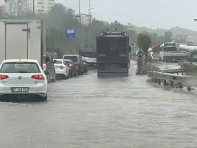 Zonguldak’ta şiddetli yağış ulaşımı aksattı

