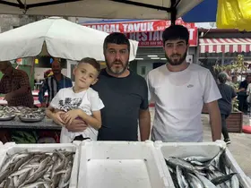 Zonguldak’ta tezgahlar balıkla şenlendi
