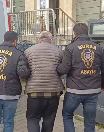 11 yıl kaçtı, 9 estetikle yeni yüz yaptı... Yeni hayat kurup yıllarca maaşla çalışan katil işçi servisinde yakalandı