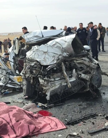 Aksaray'da kamyon ile otomobil çarpıştı: 3 kardeş öldü